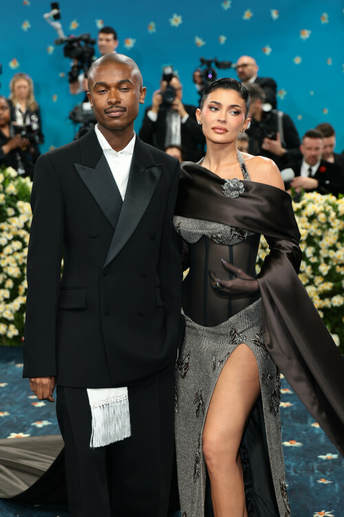 KylieJenner_MetGala2025_HQPics.Space_215d73bb3e50f2ac5e0.jpeg