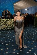 KylieJenner_MetGala2025_HQPics.Space_219490142caea84eb84