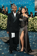 KylieJenner_MetGala2025_HQPics.Space_225737d27f5f9c3144e