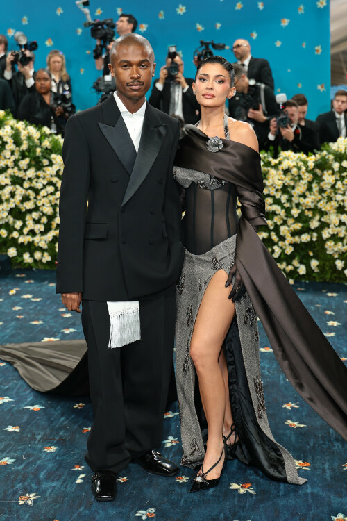 KylieJenner_MetGala2025_HQPics.Space_229b49300cdb513b125.jpeg