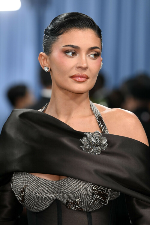KylieJenner_MetGala2025_HQPics.Space_2331ffcfd5b34468fdb.jpeg