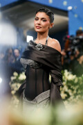 KylieJenner_MetGala2025_HQPics.Space_2480335f105b47dd643