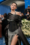 KylieJenner_MetGala2025_HQPics.Space_2490b476b81d3b0ec2d