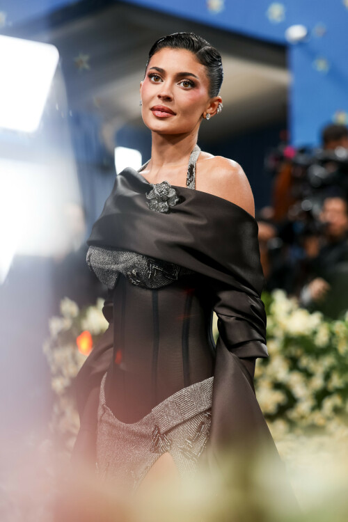 KylieJenner_MetGala2025_HQPics.Space_252ad68ef991f7188ee.jpeg