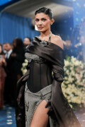 KylieJenner_MetGala2025_HQPics.Space_25359082d048ee96d04