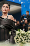 KylieJenner_MetGala2025_HQPics.Space_259192f340e1ae52818