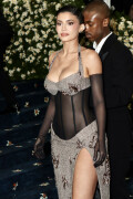 KylieJenner_MetGala2025_HQPics.Space_268b0819ddcd9ddcc75