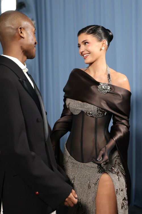 KylieJenner_MetGala2025_HQPics.Space_26a863e778a3f3302e.jpeg
