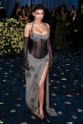 KylieJenner_MetGala2025_HQPics.Space_275def1e16e0eb1ed77