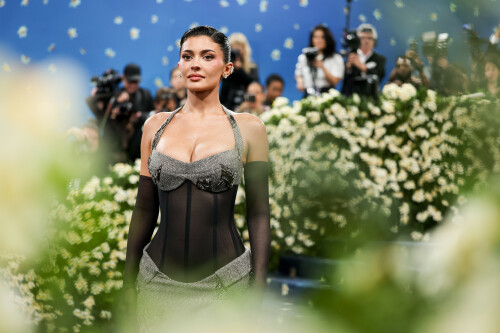 KylieJenner_MetGala2025_HQPics.Space_28454b53baedf000c57.jpeg