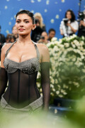 KylieJenner_MetGala2025_HQPics.Space_28454b53baedf000c57
