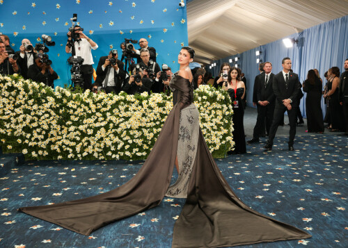 KylieJenner_MetGala2025_HQPics.Space_2876645e3b1b883370d.jpeg