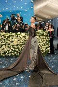 KylieJenner_MetGala2025_HQPics.Space_2876645e3b1b883370d