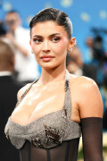 KylieJenner_MetGala2025_HQPics.Space_2883aa13e2b34ddf72e