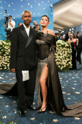 KylieJenner_MetGala2025_HQPics.Space_289963698b2952644ba