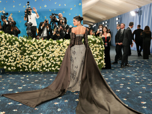 KylieJenner_MetGala2025_HQPics.Space_293b4b30ae7450d3384.jpeg