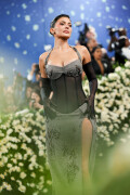 KylieJenner_MetGala2025_HQPics.Space_294b5cc93515502c264