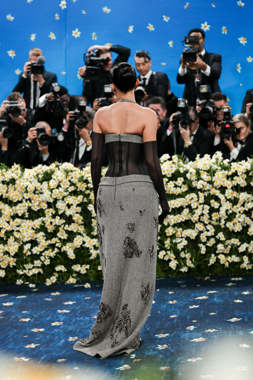 KylieJenner_MetGala2025_HQPics.Space_29792581a410cd06527.jpeg