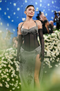 KylieJenner_MetGala2025_HQPics.Space_2984ae1983d0a5025fd