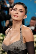 KylieJenner_MetGala2025_HQPics.Space_29c473d52dc7bfc0fa