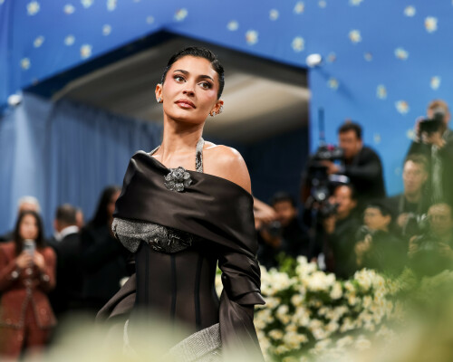 KylieJenner_MetGala2025_HQPics.Space_30003c854b0e76fb8a3.jpeg