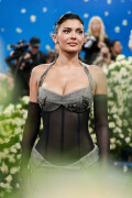 KylieJenner_MetGala2025_HQPics.Space_307fdcb8507567a0f8c