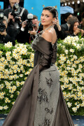 KylieJenner_MetGala2025_HQPics.Space_3162f94cc1959dc1b09