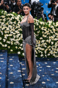 KylieJenner_MetGala2025_HQPics.Space_318ad19672e19743ebe