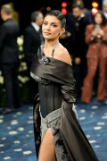 KylieJenner_MetGala2025_HQPics.Space_332ee28caa9f679797