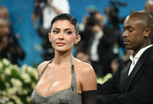 KylieJenner_MetGala2025_HQPics.Space_36285112ab53b25495.jpeg