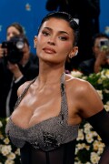 KylieJenner_MetGala2025_HQPics.Space_39a0169625459bd3df
