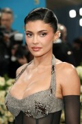 KylieJenner_MetGala2025_HQPics.Space_4066b1da9a3dc415dc