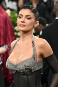 KylieJenner_MetGala2025_HQPics.Space_413db9eb1b2cb76d34