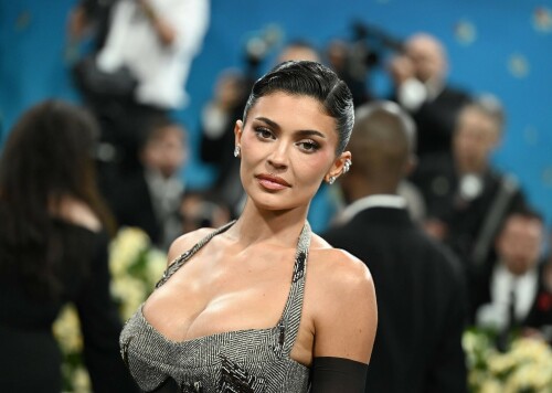 KylieJenner_MetGala2025_HQPics.Space_433eaee74119634193.jpeg