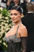 KylieJenner_MetGala2025_HQPics.Space_47d001c5c04383c416