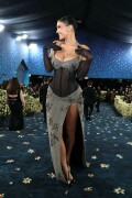 KylieJenner_MetGala2025_HQPics.Space_62926d90629e3afece