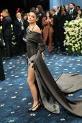 KylieJenner_MetGala2025_HQPics.Space_704eb7a7c176c25fe3