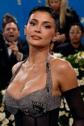 KylieJenner_MetGala2025_HQPics.Space_72c347d7d99b26a11f