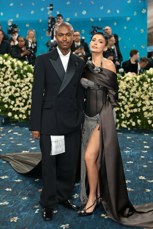 KylieJenner_MetGala2025_HQPics.Space_76e69d6b383ed918d5.jpeg