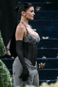 KylieJenner_MetGala2025_HQPics.Space_81ab6fd8dcc93613c