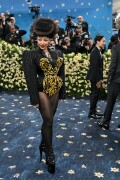 DojaCat_2025MetGala_15a01b6a14837f4c81