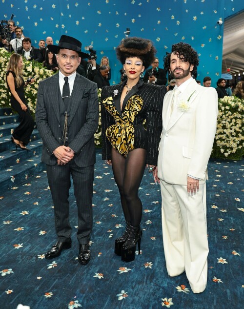 DojaCat_2025MetGala_170e2eabfcb0c88fc4a.jpeg
