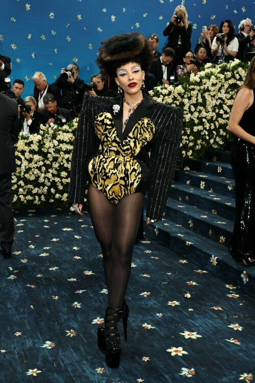 DojaCat_2025MetGala_183113ab2af40a8947d.jpeg