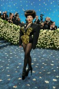 DojaCat_2025MetGala_185eb5e4cc35c9a0de5