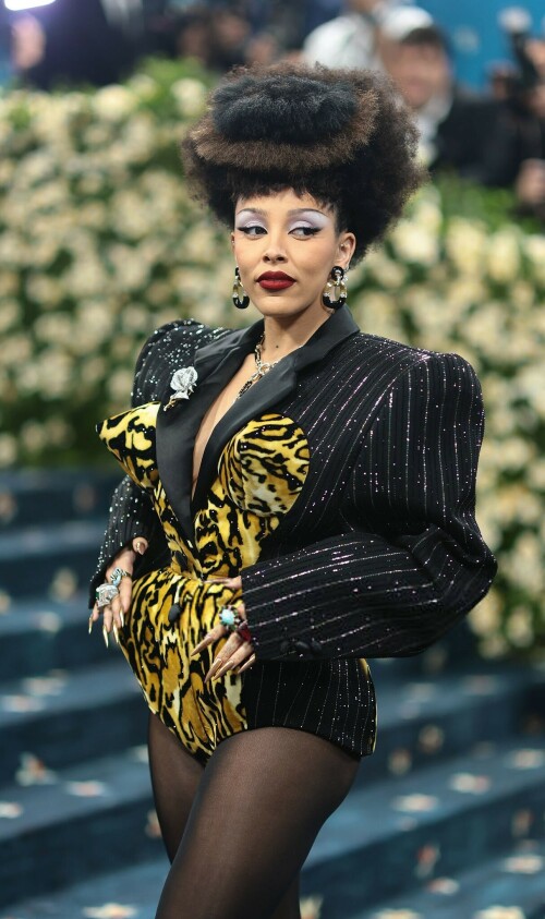 DojaCat_2025MetGala_1dd2d2f1edef21e4b.jpeg