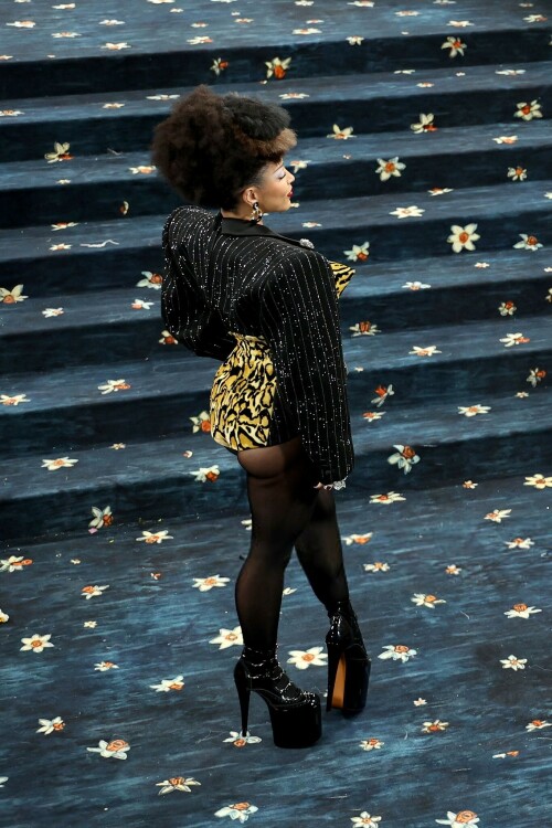 DojaCat_2025MetGala_40589e302107b211b7.jpeg