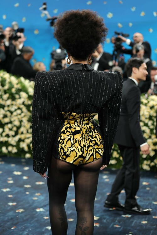 DojaCat_2025MetGala_502cbdef7da22cccb1.jpeg