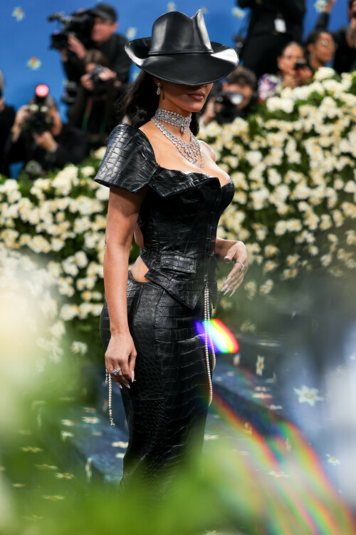 KimKardashian__MetGala2025_149a5274d6ec519fb9.jpeg