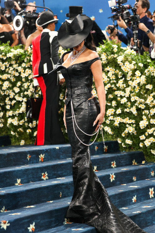 KimKardashian__MetGala2025_272c73f2cfa36030c0.jpeg