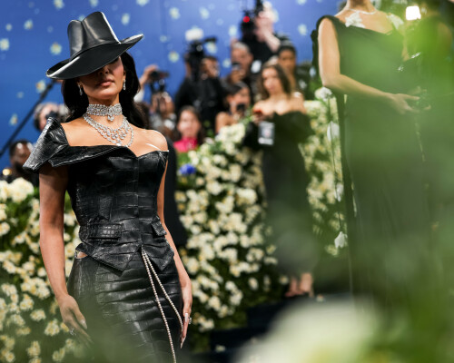 KimKardashian__MetGala2025_358c5e86e377a8c3bb.jpeg